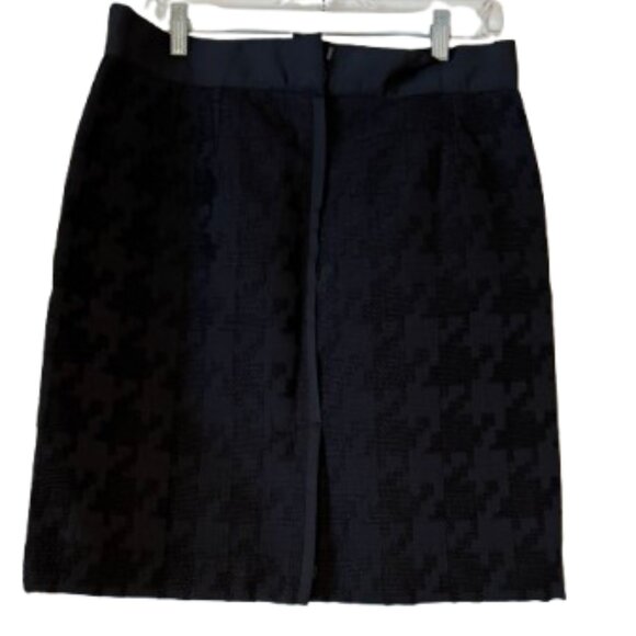 Loft Black Houndstooth Imprinted Skirt, Fully Lined - 8 - Picture 2 of 5